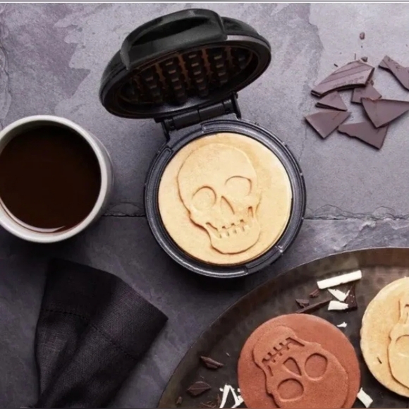 Skull Shaped Mini Waffle Maker Black Halloween Breakfast Belgian Make Your Own - Picture 3 of 4